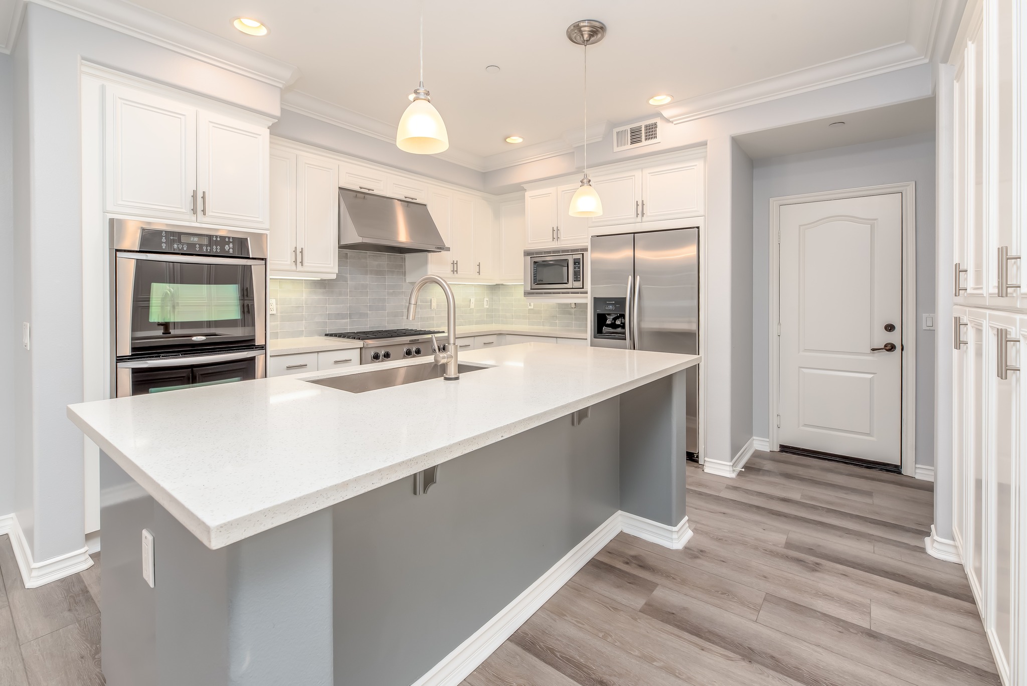 LeKITCHEN Supply & Remodeling - Cabinet, Countertop, Flooring, Kitchen Remodeling and more kitchen